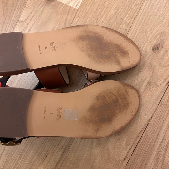 Coach Heather leather sandals, size 6. Like new condition - Picture 4 of 11